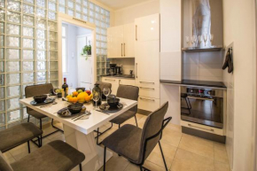 Отель Reflection 2BDR apartment by Ruterra  Прага
